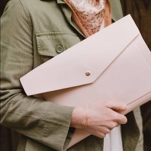 BLUSH Megan Portfolio Clutch - Glass Ladder Co